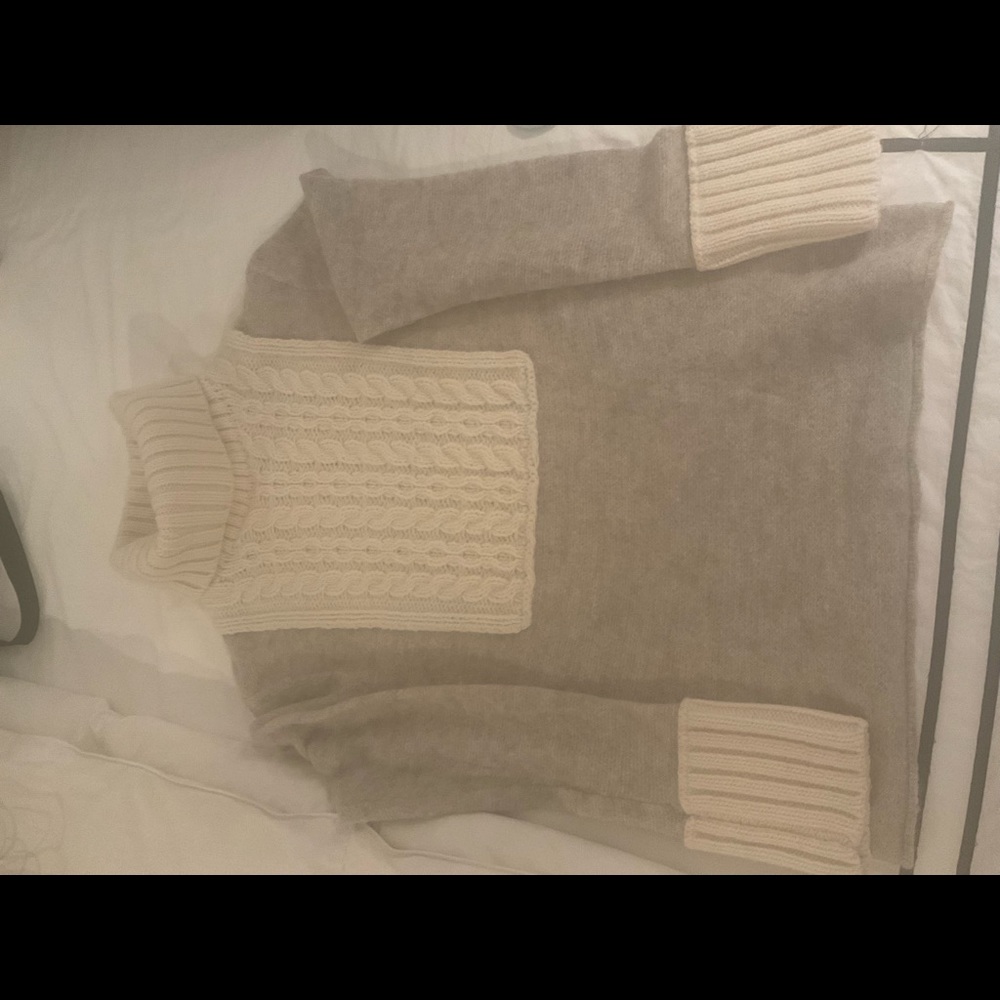 Tory Burch tneck wool sweater sz med gray/wht